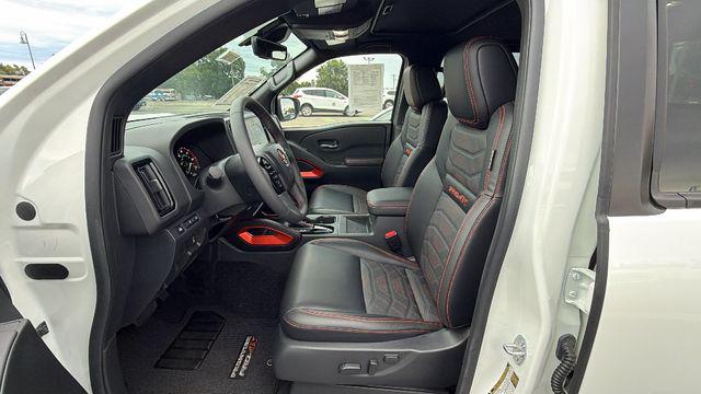 2025 Nissan Frontier Crew Cab PRO-4X 4x4