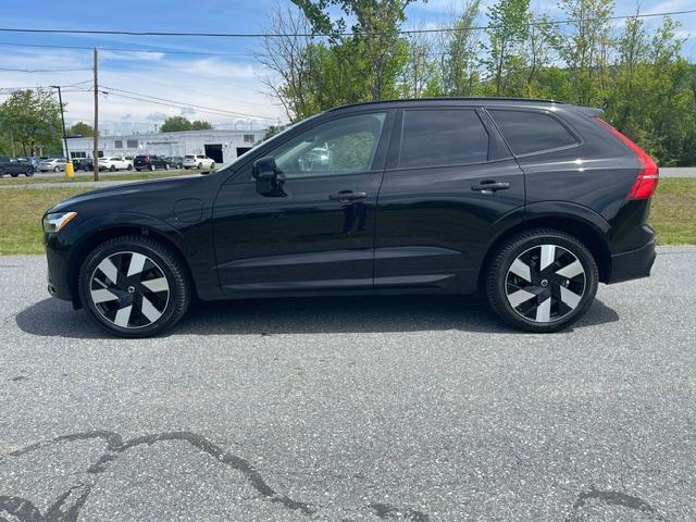 2024 Volvo XC60 Recharge T8 Plus Dark Theme