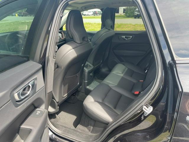 2024 Volvo XC60 Recharge T8 Plus Dark Theme
