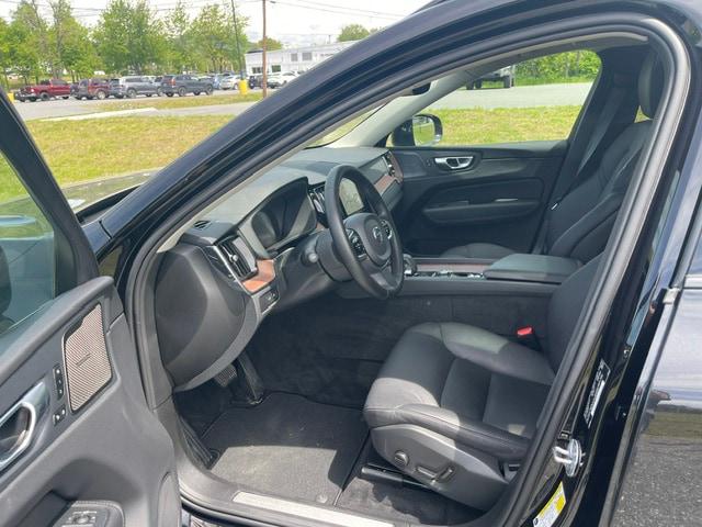 2024 Volvo XC60 Recharge T8 Plus Dark Theme