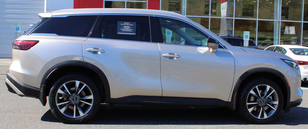 2023 INFINITI QX60 LUXE AWD