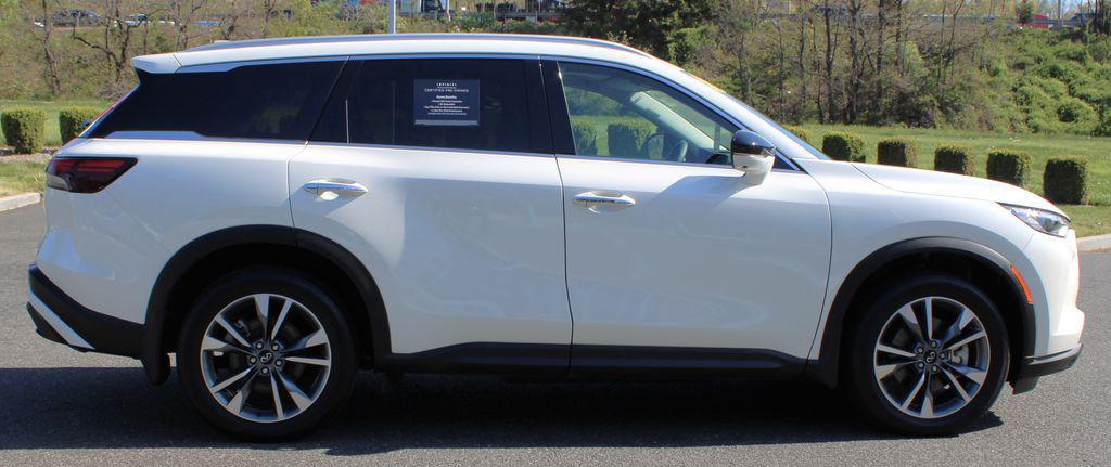 2023 INFINITI QX60 LUXE AWD