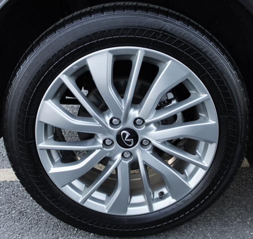 2023 INFINITI QX50 LUXE AWD