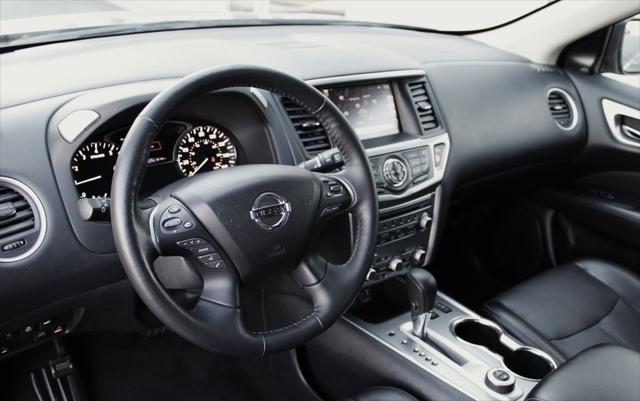2020 Nissan Pathfinder SL 4WD