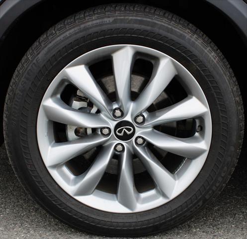 2022 INFINITI QX50 LUXE AWD