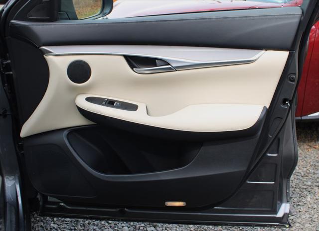 2022 INFINITI QX50 LUXE AWD