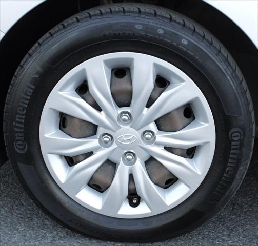 2020 Hyundai Accent SE