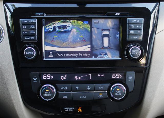 2016 Nissan Rogue SV