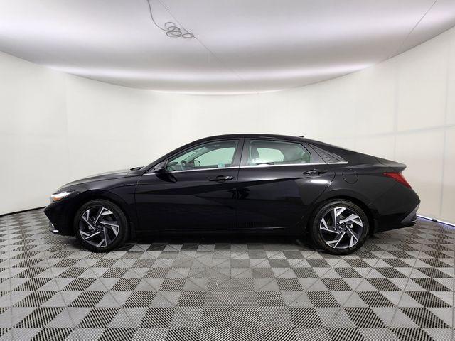 2025 Hyundai Elantra Hybrid Limited