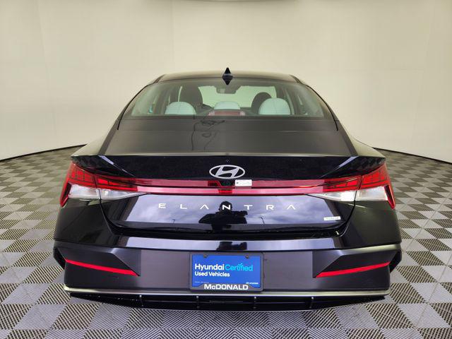 2025 Hyundai Elantra Hybrid Limited