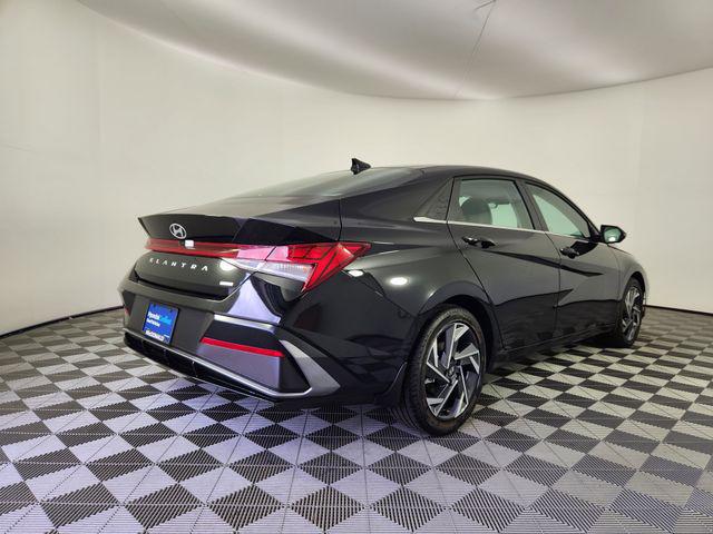 2025 Hyundai Elantra Hybrid Limited