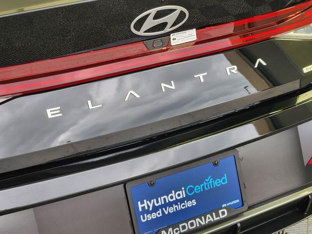 2025 Hyundai Elantra Hybrid Limited