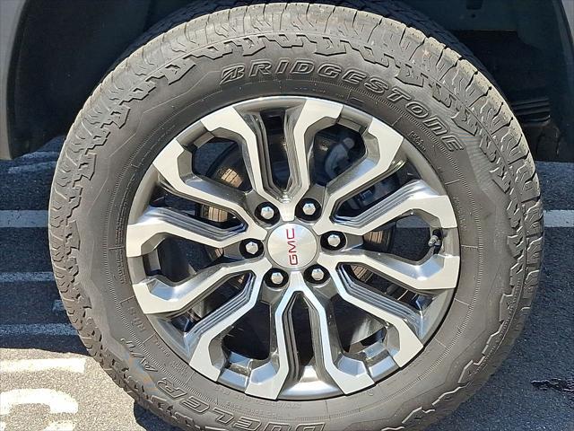 2023 GMC Canyon 4WD Crew Cab Short Box Denali