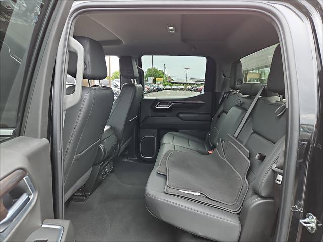 2025 GMC Sierra 1500 4WD Crew Cab Short Box SLT