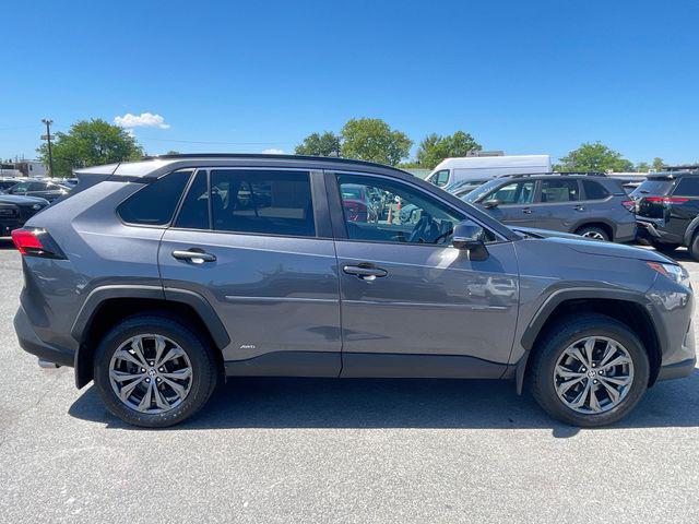 2022 Toyota RAV4 Hybrid XLE Premium