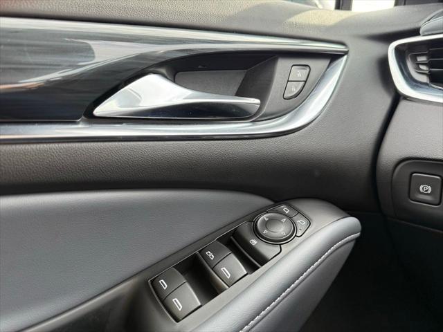 2024 Buick Enclave Essence FWD