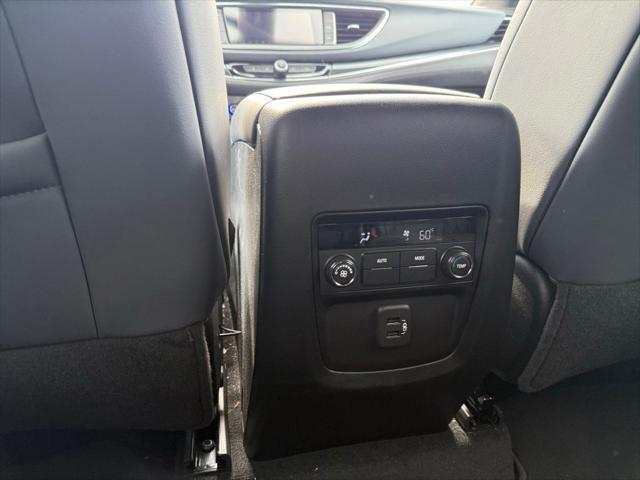 2024 Buick Enclave Essence FWD