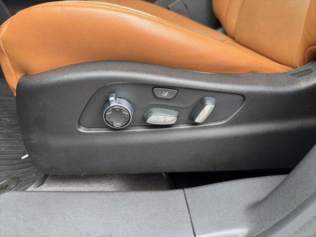 2021 Cadillac XT4 FWD Premium Luxury