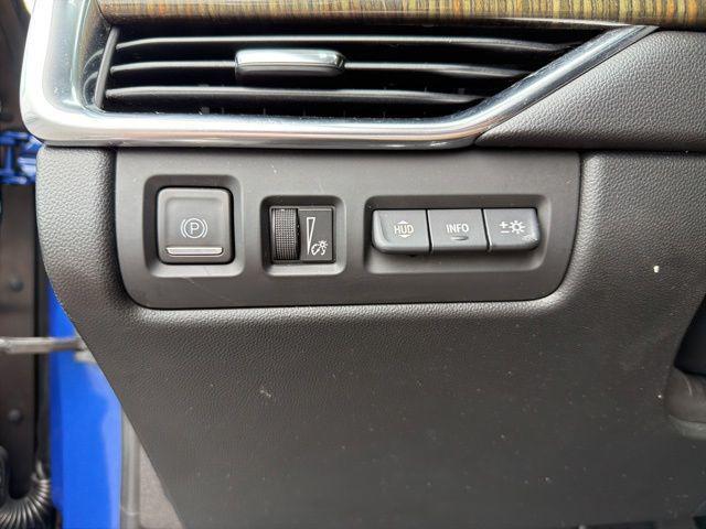 2021 Cadillac XT4 FWD Premium Luxury