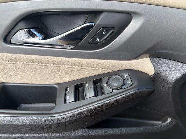 2023 Chevrolet Traverse AWD LS