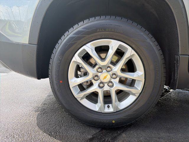 2023 Chevrolet Traverse AWD LS