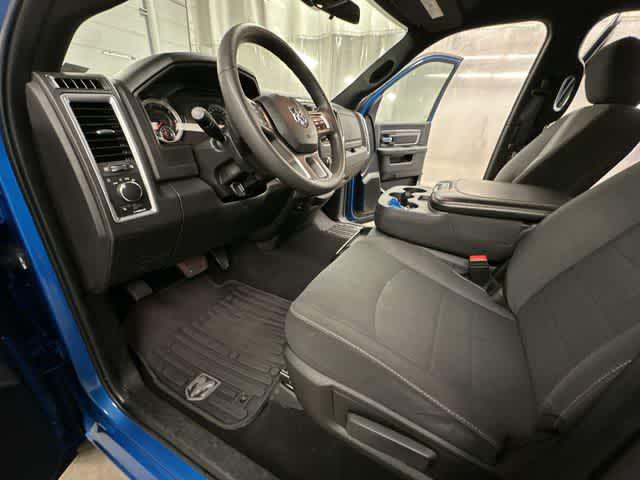 2024 Ram 1500 Classic Warlock Crew Cab 4x4 5'7" Box