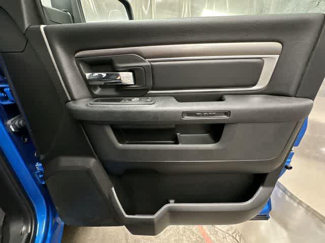 2024 Ram 1500 Classic Warlock Crew Cab 4x4 5'7" Box