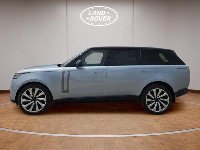 2026 Land Rover Range Rover P400 SE 7 Seat