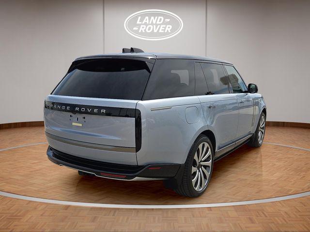 2026 Land Rover Range Rover P400 SE 7 Seat