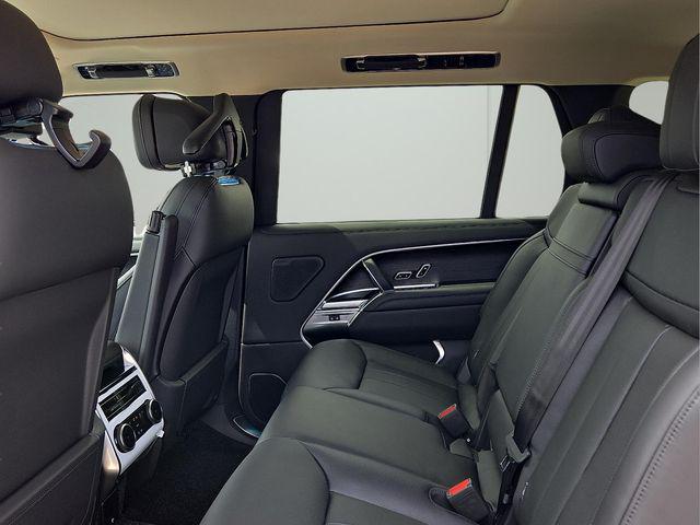 2026 Land Rover Range Rover P400 SE 7 Seat