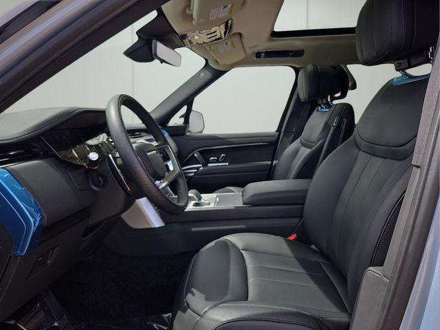 2026 Land Rover Range Rover P400 SE 7 Seat