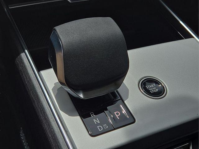 2026 Land Rover Range Rover P400 SE 7 Seat