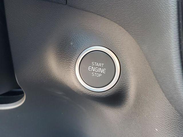 2026 Volvo XC40 Plus, B5 AWD Gas (mild hybrid), Dark