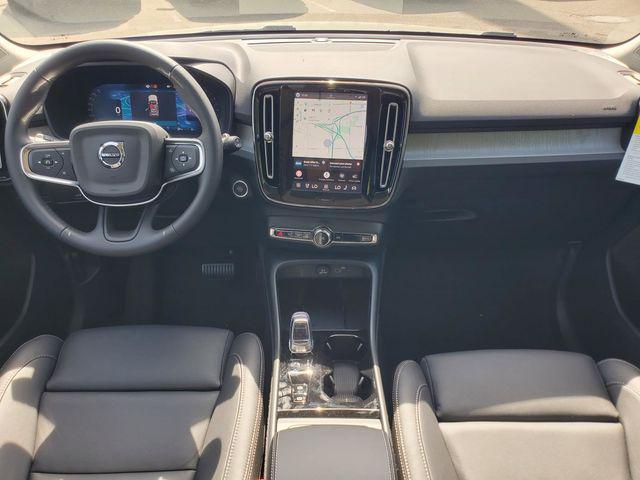 2026 Volvo XC40 Plus, B5 AWD Gas (mild hybrid), Dark