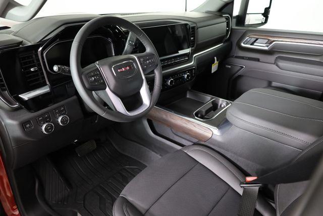 2026 GMC Sierra 2500HD Crew Cab, Standard Bed, SLT, 4WD