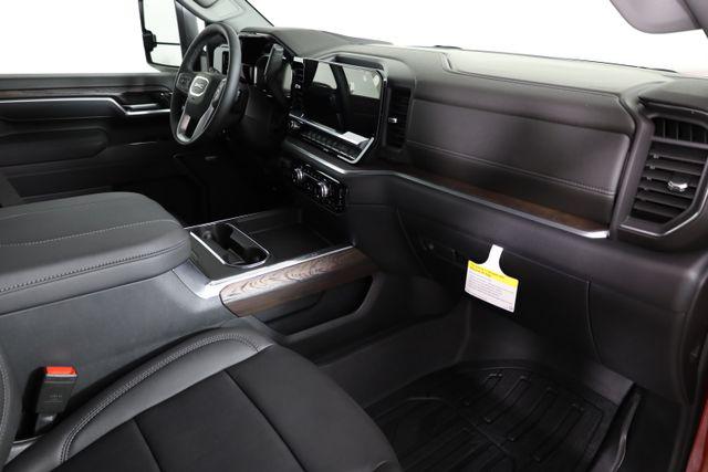 2026 GMC Sierra 2500HD Crew Cab, Standard Bed, SLT, 4WD