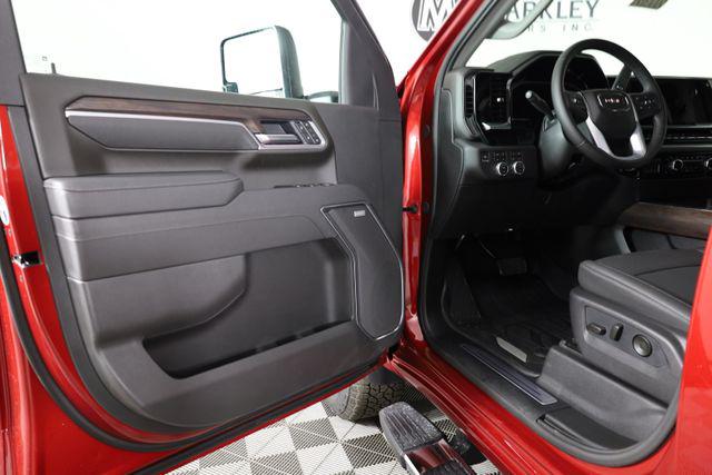 2026 GMC Sierra 2500HD Crew Cab, Standard Bed, SLT, 4WD