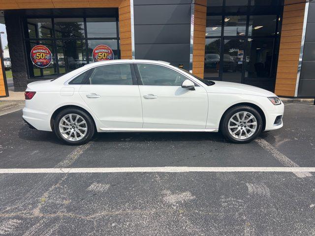 2022 Audi A4 Premium 40 TFSI quattro S tronic