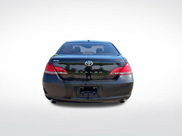 2010 Toyota Avalon XLS