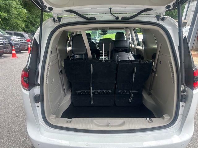 2024 Chrysler Pacifica Hybrid Select