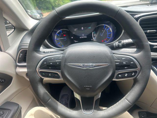 2024 Chrysler Pacifica Hybrid Select