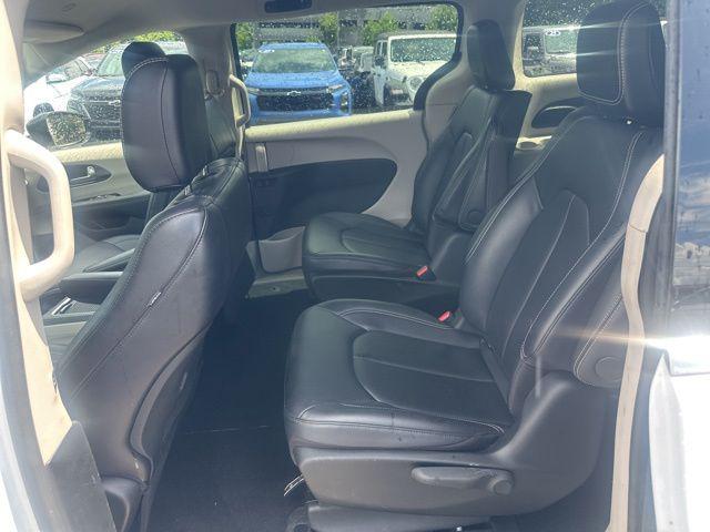 2024 Chrysler Pacifica Hybrid Select