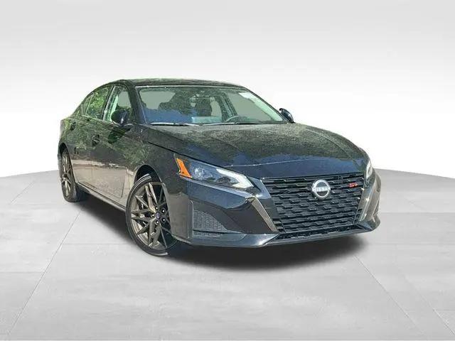 2025 Nissan Altima SR FWD for sale in Des Moines, IA