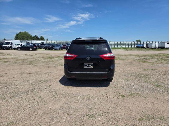 2015 Toyota Sienna XLE 7 Passenger