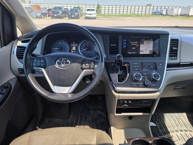2015 Toyota Sienna XLE 7 Passenger