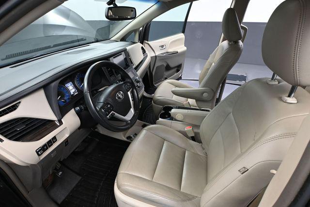 2015 Toyota Sienna XLE 7 Passenger