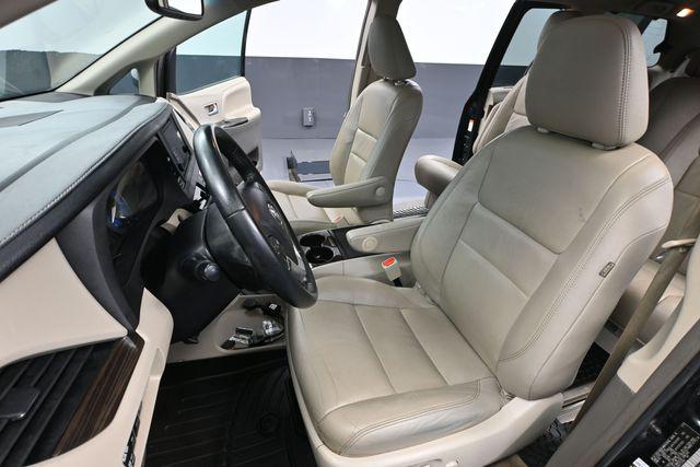 2015 Toyota Sienna XLE 7 Passenger