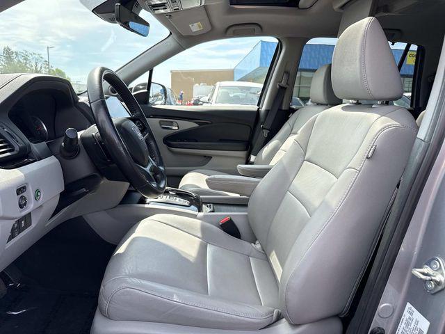 2021 Honda Pilot AWD Touring 8 Passenger