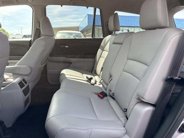 2021 Honda Pilot AWD Touring 8 Passenger