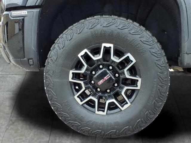 2024 GMC Sierra 2500HD 4WD Crew Cab Standard Bed AT4X